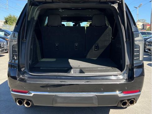 Used 2025 Chevrolet Suburban Premier AWD/4WD image 5