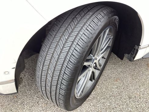 Used 2019 Ford Edge Titanium w/ Equipment Group 301A image 18