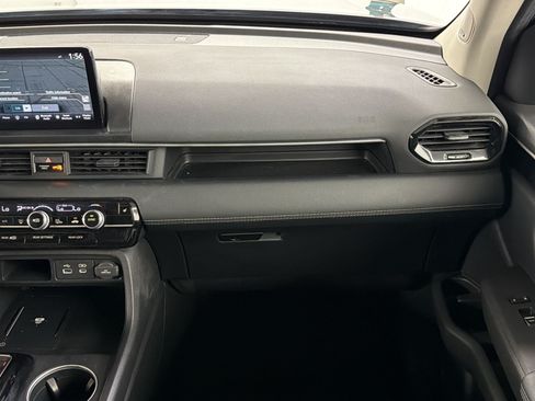 Certified 2024 Honda Pilot Touring image 30