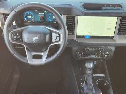 Used 2025 Ford Bronco Outer Banks AWD/4WD image 27