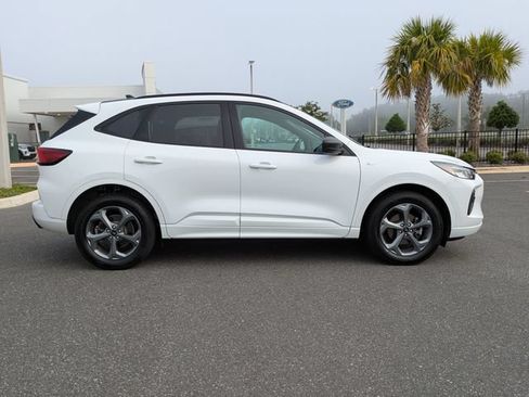 Used 2023 Ford Escape ST-Line AWD/4WD image 3