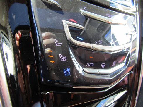 Used 2017 Cadillac Escalade Premium Luxury image 28