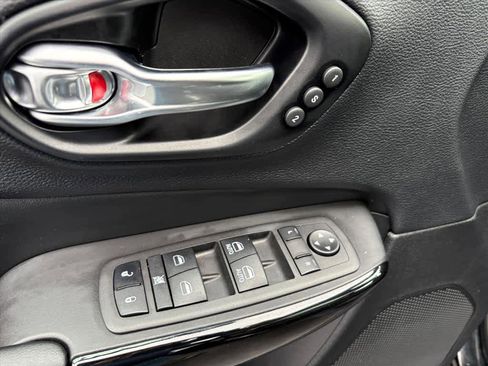 Used 2023 Jeep Cherokee Altitude Lux w/ Lux Elite Package image 22