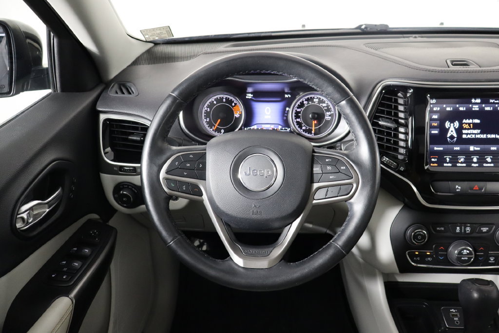Used 2019 Jeep Cherokee Limited FWD image 7