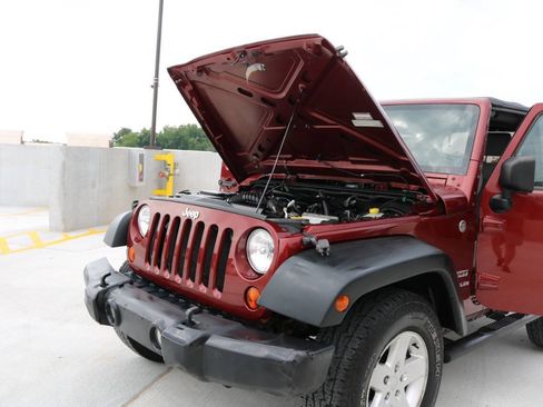 Used 2010 Jeep Wrangler Rubicon w/ PWR Convenience Group AWD/4WD image 96