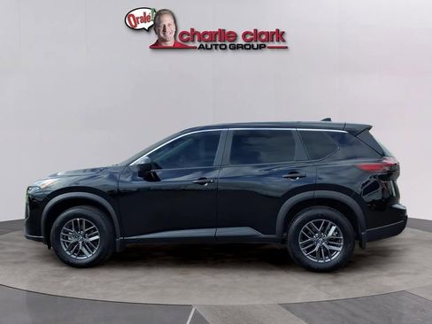 Used 2025 Nissan Rogue S FWD image 2