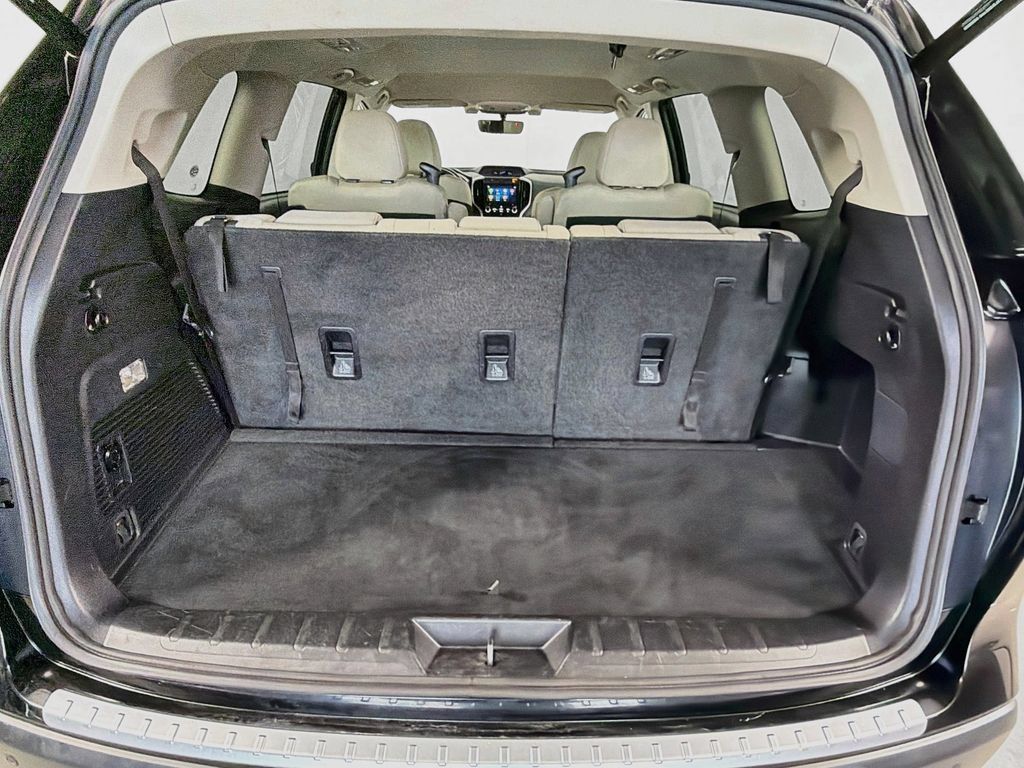 Used 2019 Subaru Ascent Premium AWD/4WD image 22