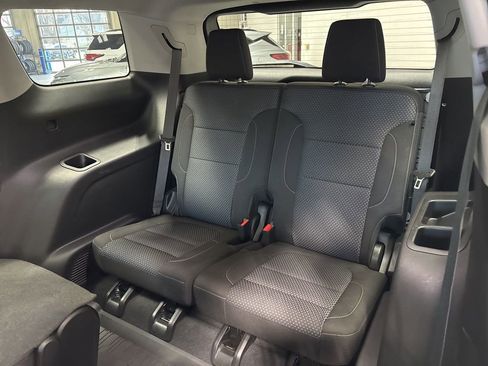 Used 2023 GMC Acadia SLE w/ LPO, Floor Liner Package image 33