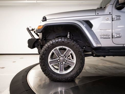 Used 2020 Jeep Wrangler Unlimited Sahara AWD/4WD image 11