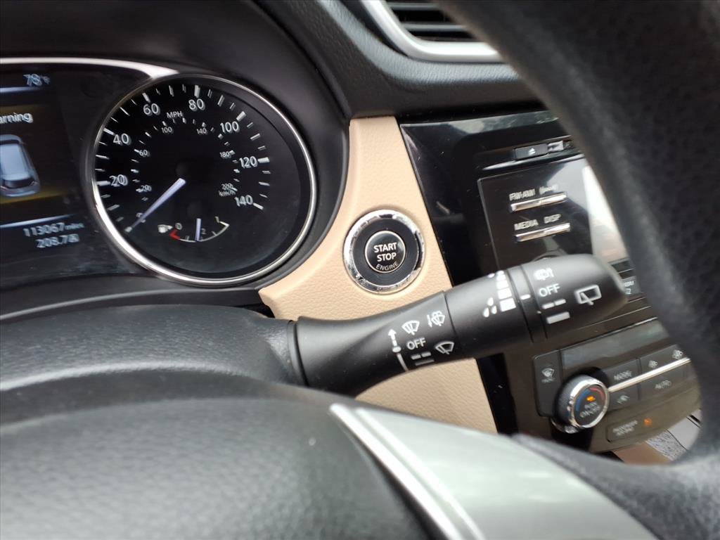 Used 2016 Nissan Rogue SV FWD image 22