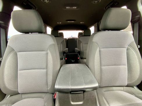Used 2023 Chevrolet Traverse LT w/ Rear Camera Mirror Package AWD/4WD image 32