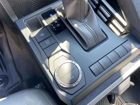 Used 2025 Toyota Tacoma SR5 image 22