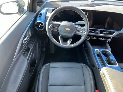 Used 2024 Chevrolet Equinox EV LT FWD image 8