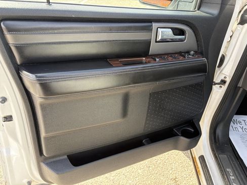 Used 2016 Ford Expedition EL Platinum image 39