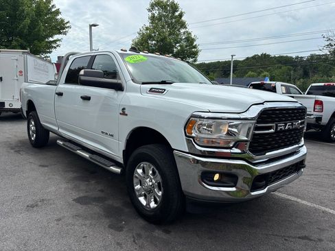 Used 2022 RAM 3500 Big Horn image 5