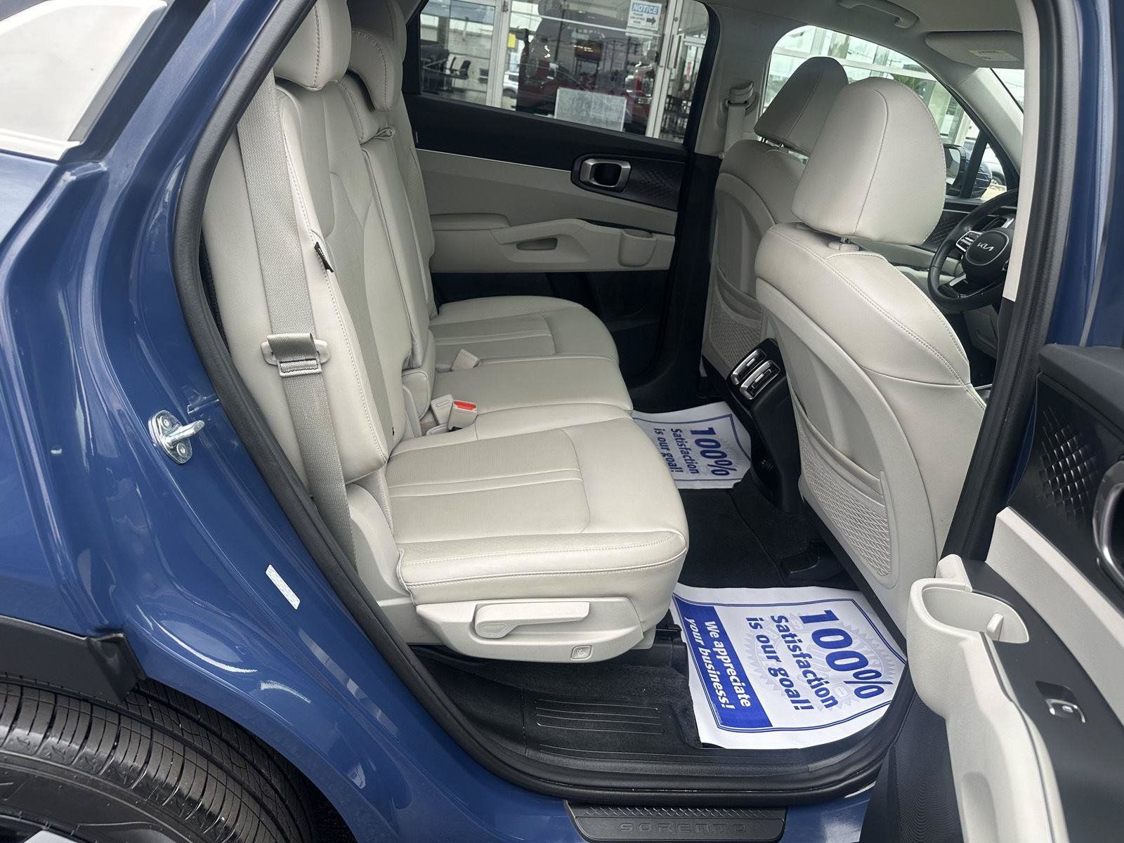 Used 2025 Kia Sorento S FWD image 25