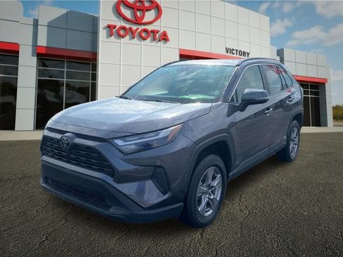 Used 2025 Toyota RAV4 XLE AWD/4WD image 7
