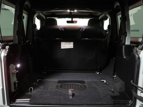 Used 2023 Jeep Wrangler Rubicon w/ Steel Bumper Group AWD/4WD image 9