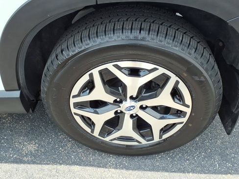 Certified 2023 Subaru Forester Premium AWD/4WD image 6