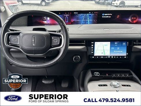 Used 2025 Lincoln Navigator Reserve AWD/4WD image 9