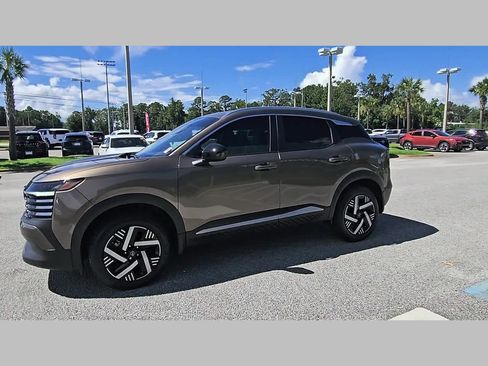 Used 2026 Nissan Kicks SV w/ SV Premium Package FWD image 22