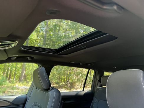 New 2025 Jeep Grand Cherokee L Laredo w/ Trailer Tow Package image 18