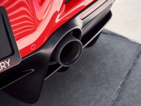 Used 2022 Ferrari F8 Tributo image 15