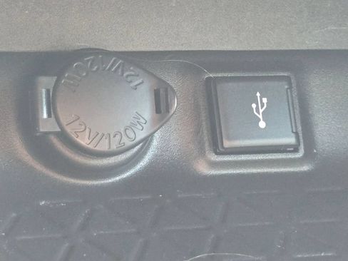 Used 2021 Toyota RAV4 XLE w/ XLE Grade Weather Package AWD/4WD image 29