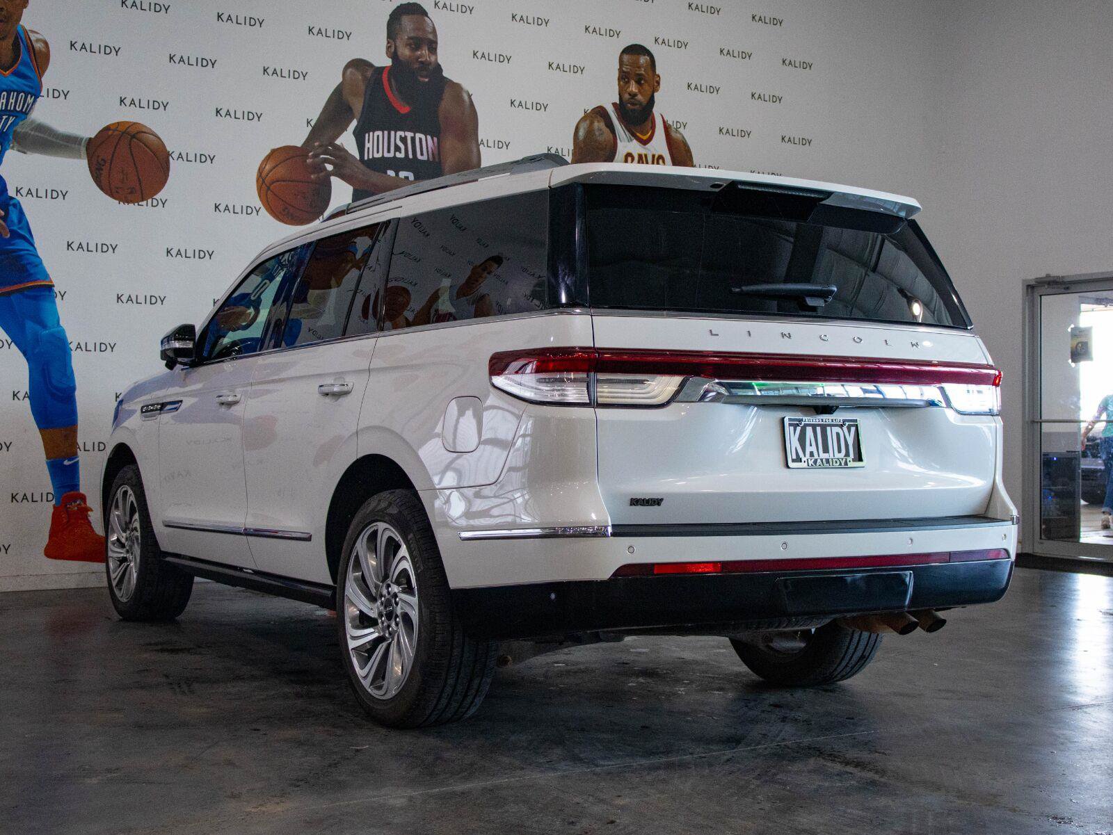 Used 2024 Lincoln Navigator Reserve AWD/4WD image 23