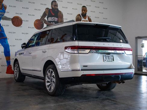 Used 2024 Lincoln Navigator Reserve AWD/4WD image 23