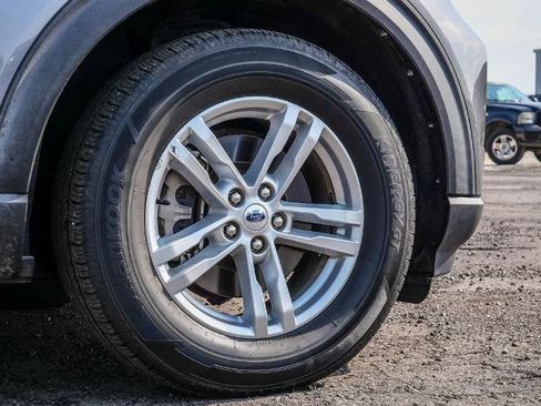 Certified 2023 Ford Explorer XLT w/ Equipment Group 202A RWD image 9