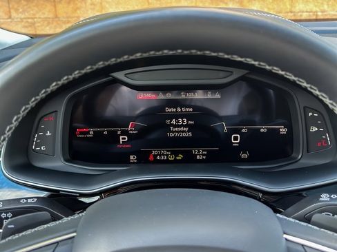 Used 2025 Audi Q8 Premium Plus image 26