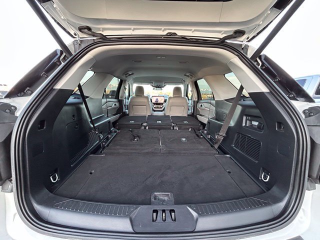 Used 2025 Ford Explorer Active w/ Active Comfort Package AWD/4WD image 48
