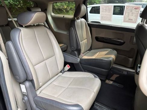 Used 2017 Kia Sedona SX FWD image 27