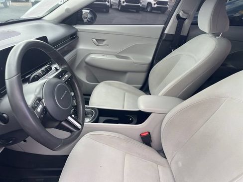 Used 2025 Hyundai Kona SEL FWD image 9