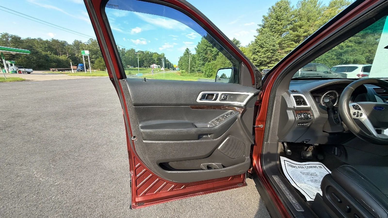 Used 2015 Ford Explorer Limited w/ Equipment Group 302A AWD/4WD image 16