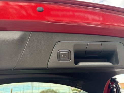 Used 2023 Buick Envision Avenir image 9