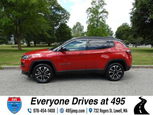 Used 2023 Jeep Compass Limited AWD/4WD image 2