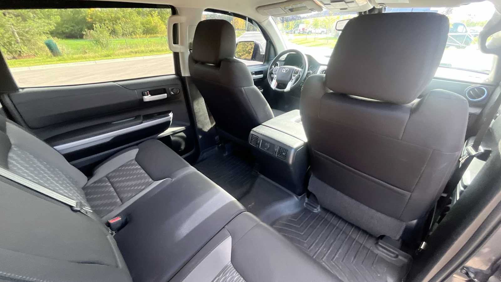 Used 2018 Toyota Tundra SR5 w/ SR5 Upgrade Package AWD/4WD image 11