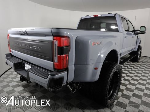 Used 2025 Ford F450 Platinum w/ FX4 Off-Road Package image 5
