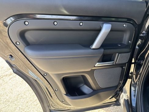 Used 2023 Land Rover Defender 110 V8 image 18