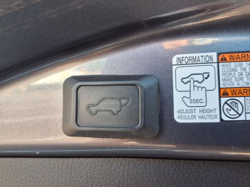 Used 2014 Toyota RAV4 Limited FWD image 23