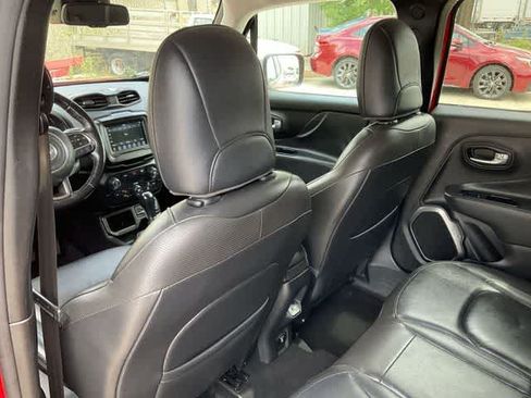 Used 2018 Jeep Renegade Limited FWD image 15
