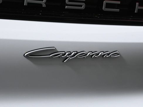 Used 2026 Porsche Cayenne E-Hybrid AWD/4WD image 43