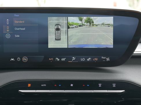 Used 2025 Buick Enclave Preferred FWD image 19