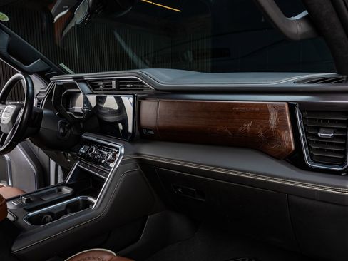 Used 2024 GMC Sierra 3500 Denali Ultimate image 16