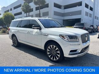 Used 2020 Lincoln Navigator L Reserve w/ Luxury Package AWD/4WD video 1