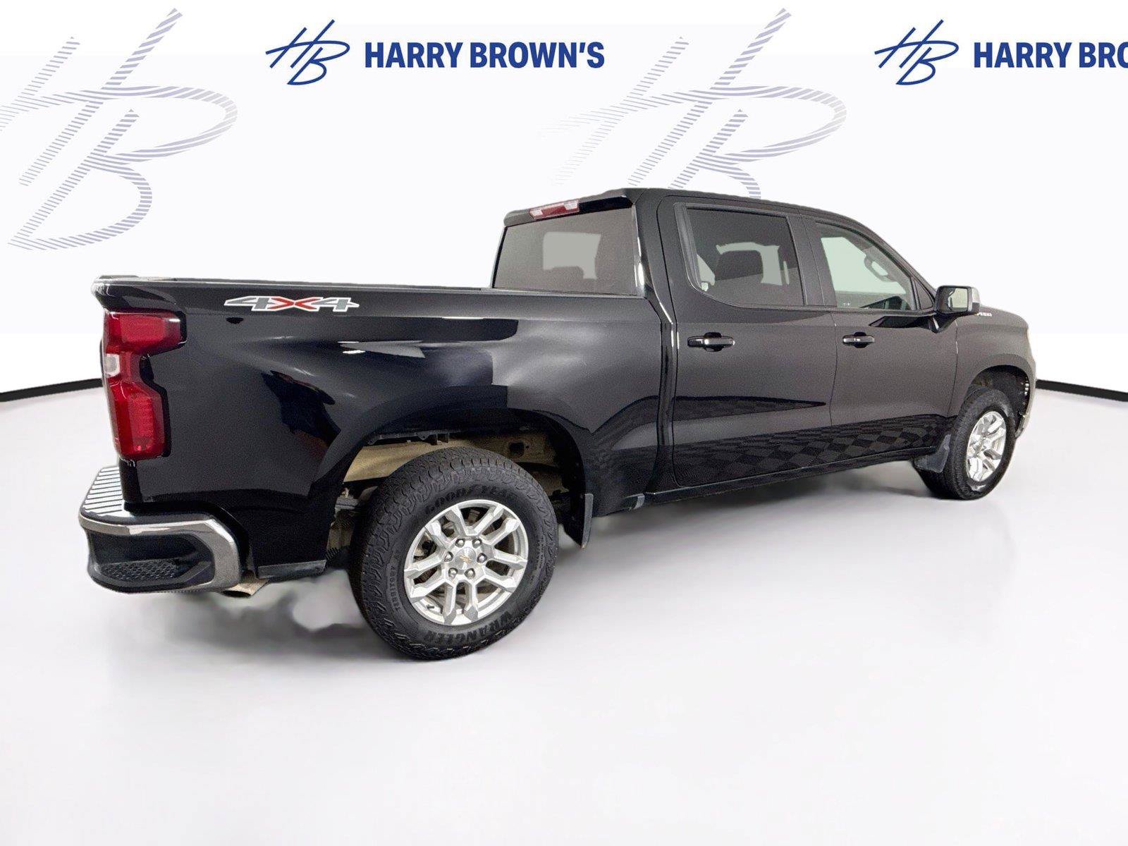 Used 2024 Chevrolet Silverado 1500 LT AWD/4WD image 30
