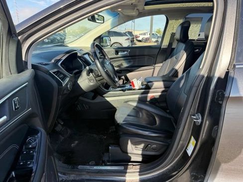 Used 2018 Ford Edge Titanium w/ Equipment Group 301A AWD/4WD image 15
