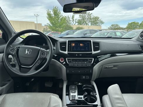 Used 2017 Honda Pilot Touring image 20